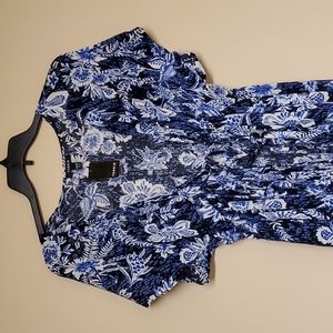 NWT Torrid 00/0 Blue & White Floral Cover-up